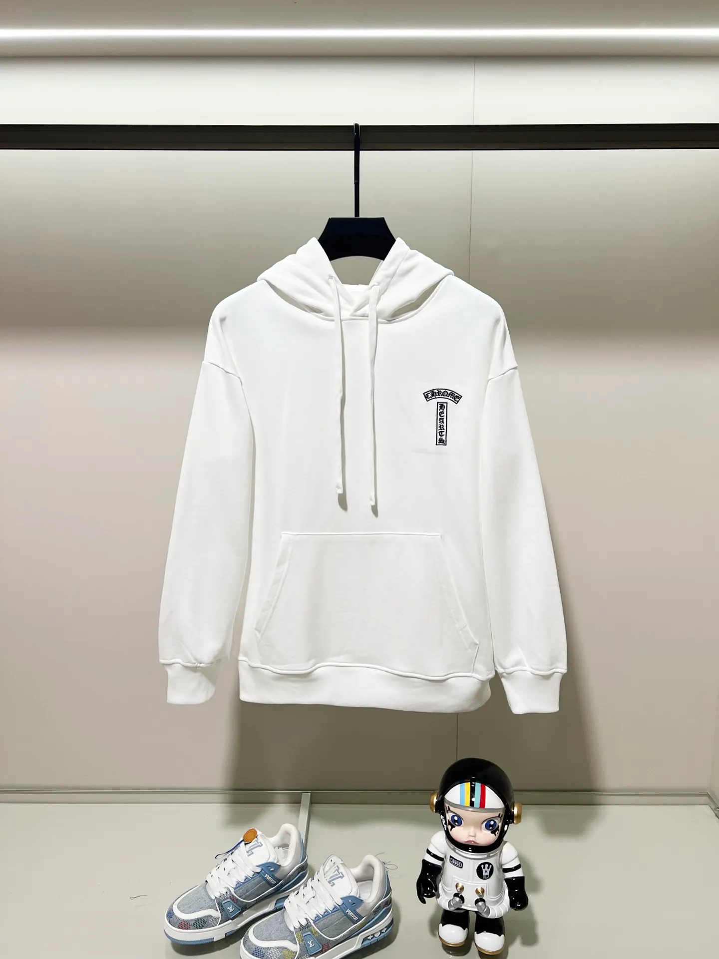 🅿️290 chrome hearts/Chrome Hearts 420g pure cotton hooded sweatshirt Classic Sanskrit letter LOGO embroidery on the front and back 🪡 Logo Official synchronization 1:1 original mold opening Fashion personality Versatile trend Pure original quality Original washed fabric Hang tag Collar label Washed wheat Complete with three labels Color: Black. White. Pink. Size: XS-L